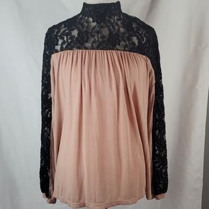 Doe & Rae pleated mauve top with black lace in a size small